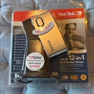 SanDisk Silver USB 2.0 12-in-1 Card Reader/Writer